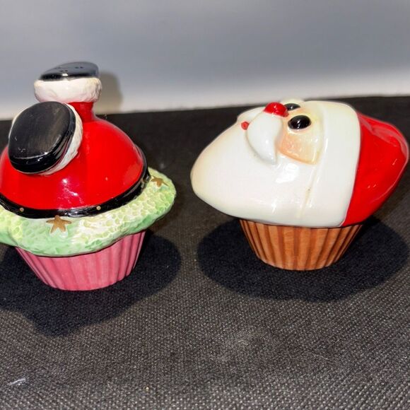 Santa Claus Salt and Pepper Shaker Set - Picture 7 of 8